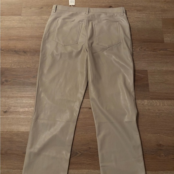 Abercrombie &Fitch Vegan Leather Pants — NWT 33/16 - Picture 3 of 4